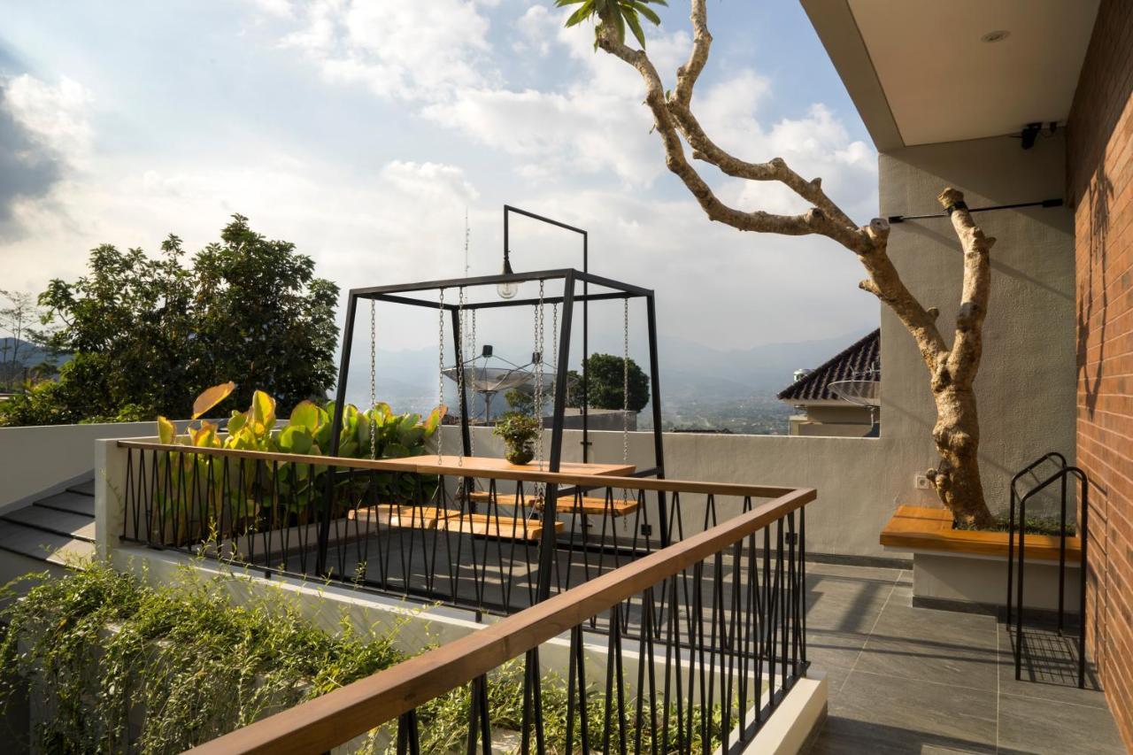 Gaia Lodge The Kusuma Hill Batu - Malang Экстерьер фото